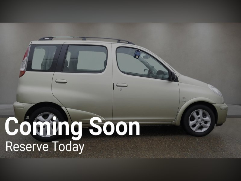 Beige 2003 Toyota Yaris Verso 1.3 VVT-i T Spirit Hatchback 5dr Petrol Automatic 165 g/km 85 bhp in Slough